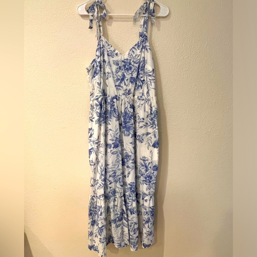 Women’s flower toile maxi dress